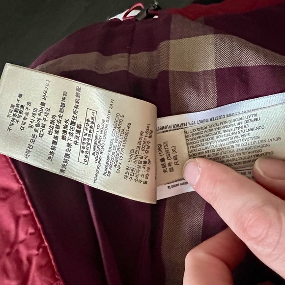 Burberry Vest with Removable Checkered Hood - Picture 9 of 9